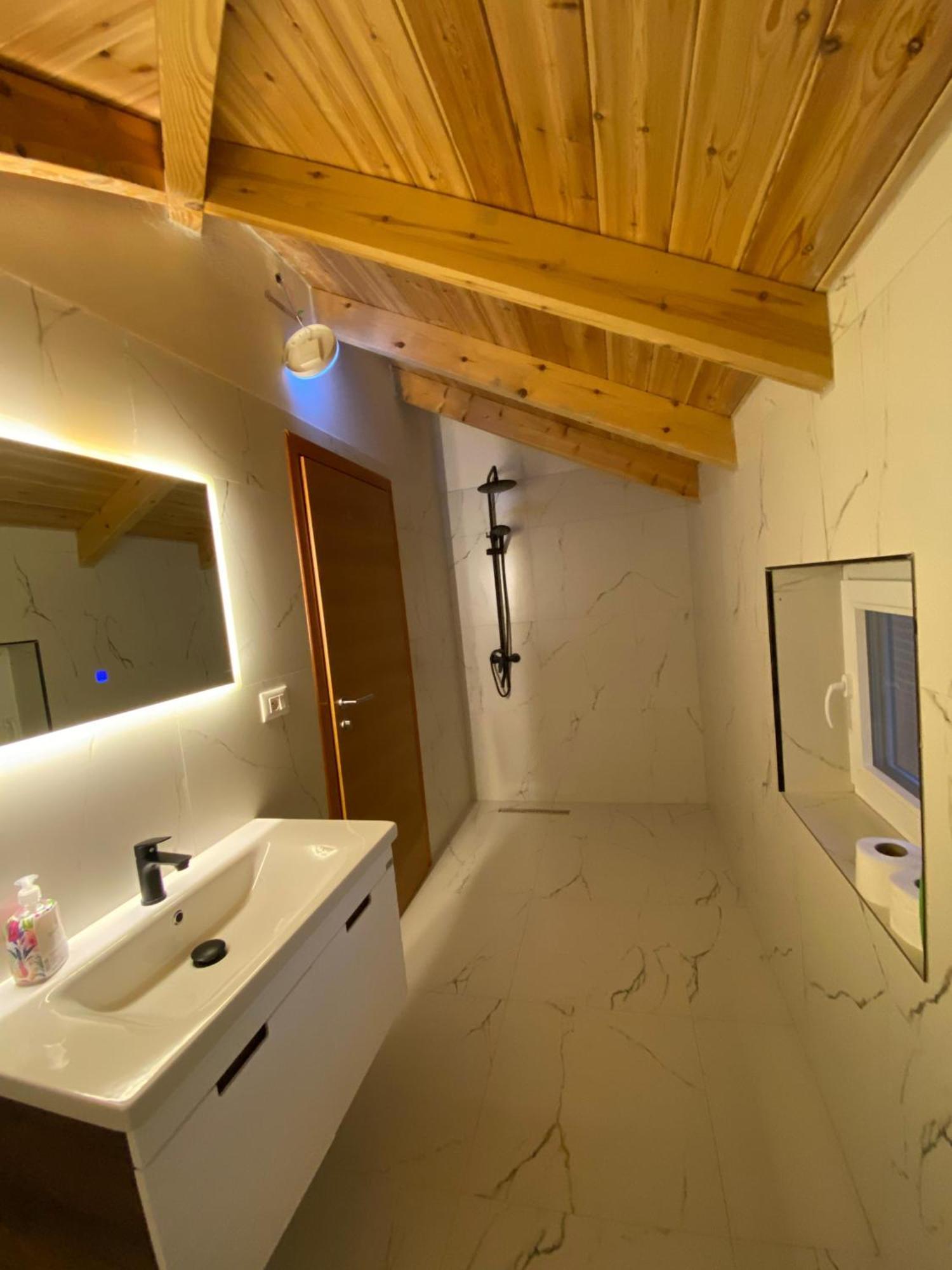 Guest House Korabi Ceren Zewnętrze zdjęcie
