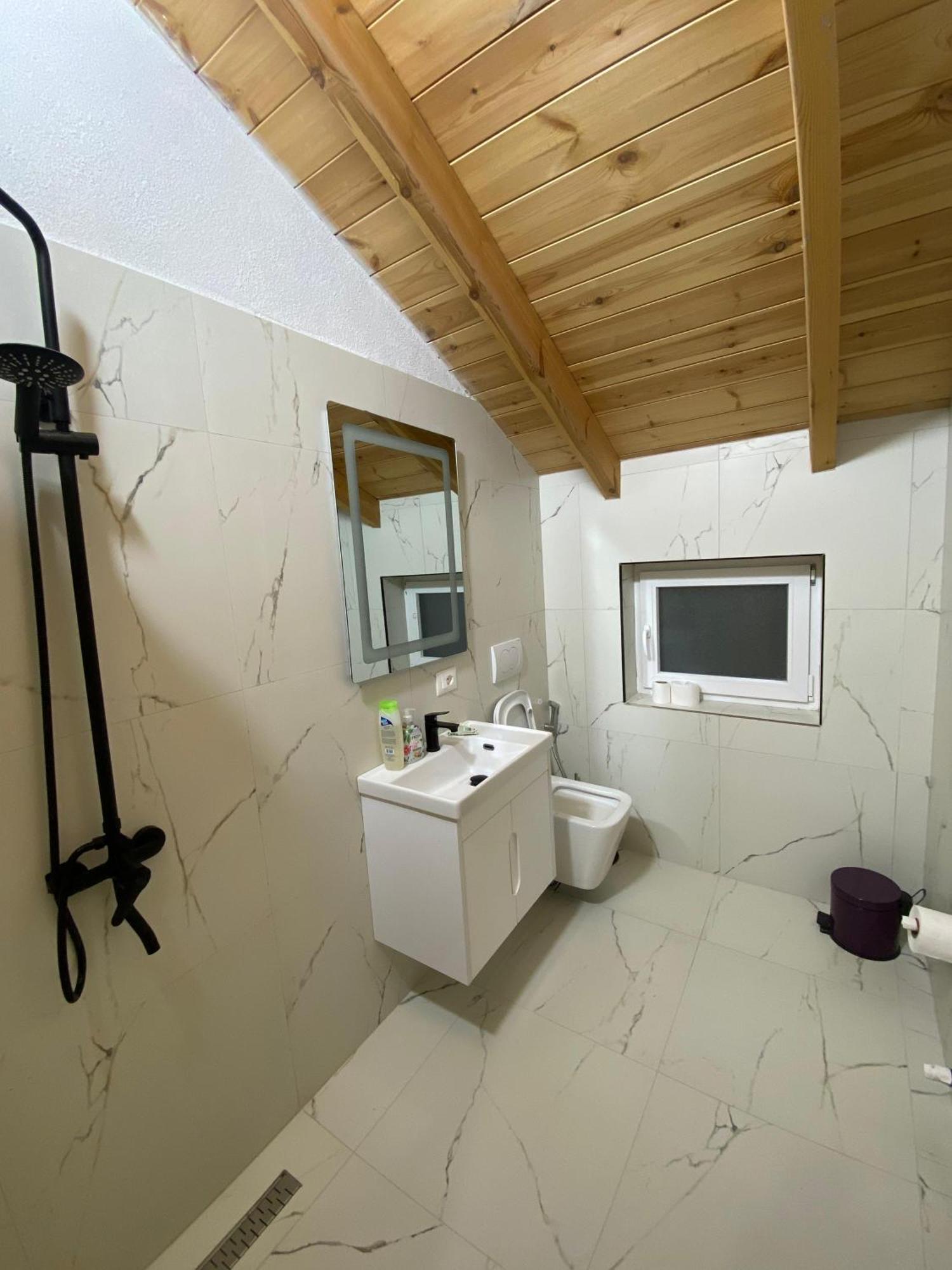 Guest House Korabi Ceren Zewnętrze zdjęcie