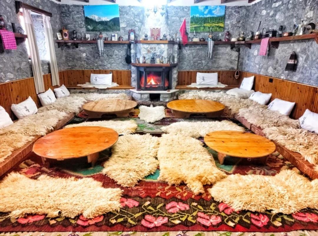 Guest House Korabi Ceren Zewnętrze zdjęcie