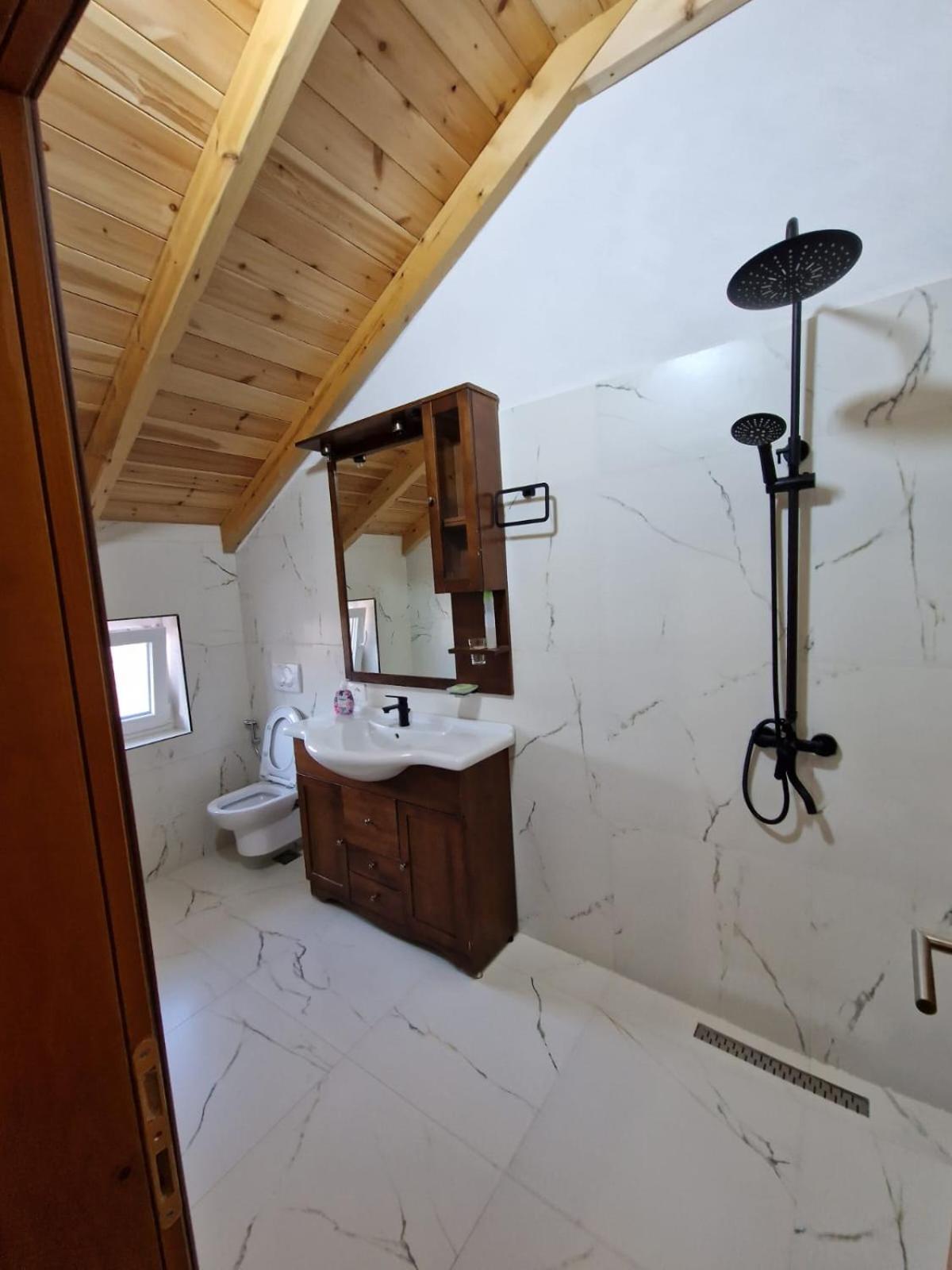 Guest House Korabi Ceren Zewnętrze zdjęcie